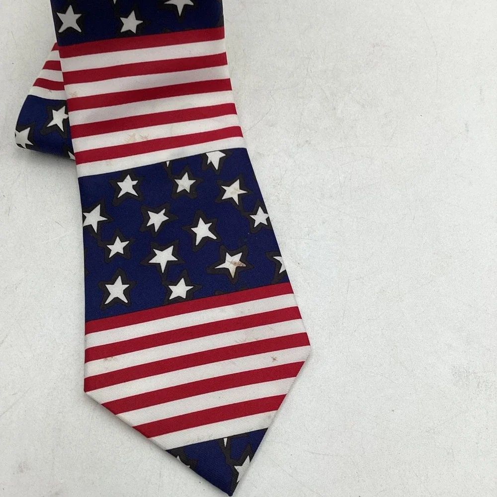 Carter & Holmes American Flag‎ Patriotic Stars and Stripes Red White Blue Tie